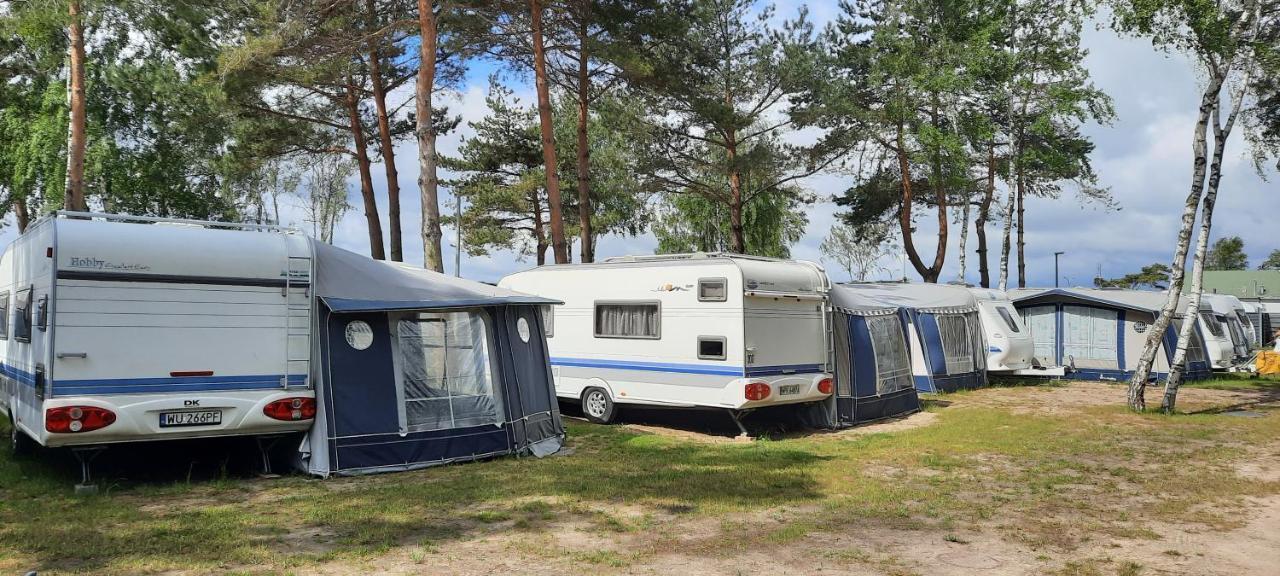 Nowoczesne Przyczepy Kempingowe Chalupy Royal-Camp Exterior photo