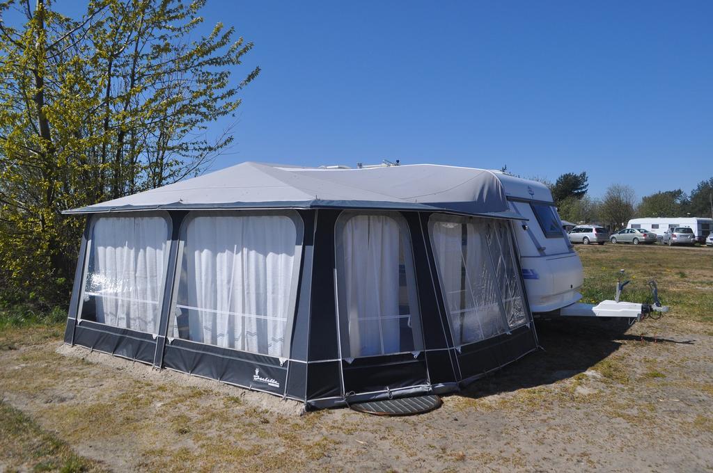 Nowoczesne Przyczepy Kempingowe Chalupy Royal-Camp Exterior photo