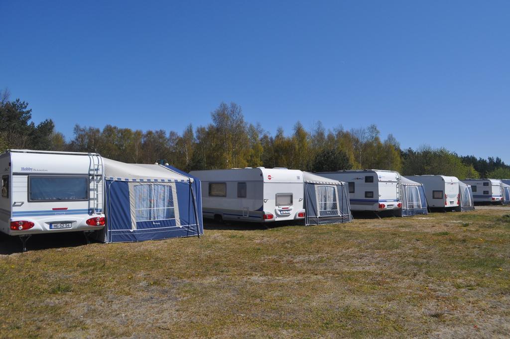 Nowoczesne Przyczepy Kempingowe Chalupy Royal-Camp Exterior photo