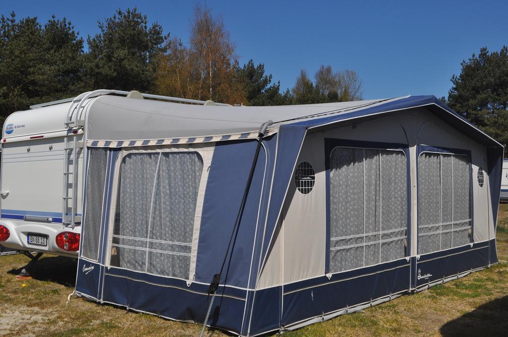Nowoczesne Przyczepy Kempingowe Chalupy Royal-Camp Exterior photo