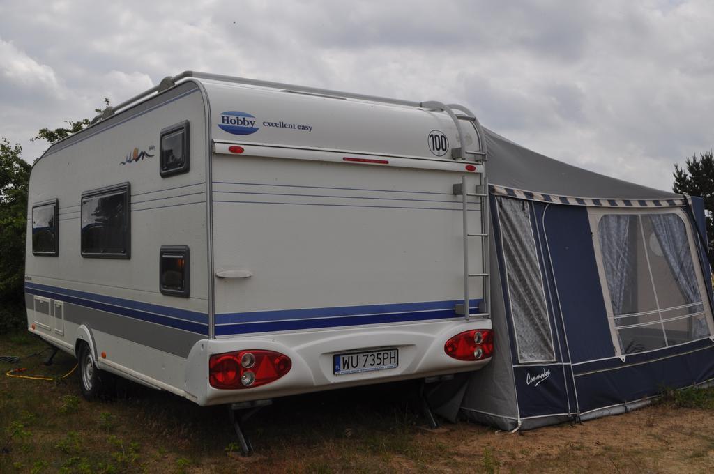 Nowoczesne Przyczepy Kempingowe Chalupy Royal-Camp Exterior photo