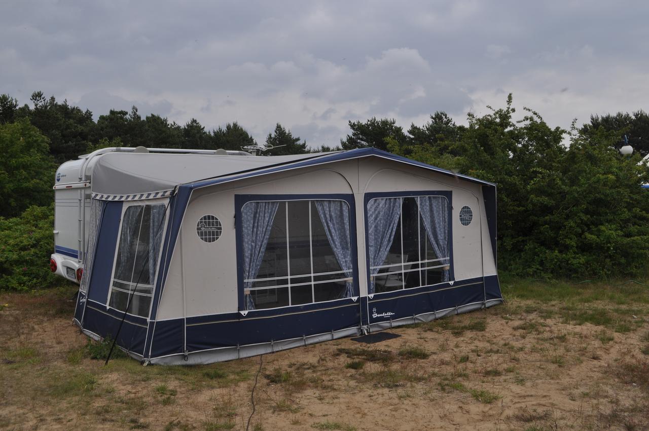 Nowoczesne Przyczepy Kempingowe Chalupy Royal-Camp Exterior photo